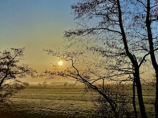 Blick vom Asgard über die Marschwiesen am Morgen