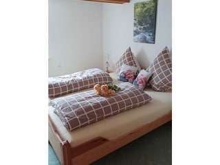 Schlafzimmer 1 mit Kleiderschrank