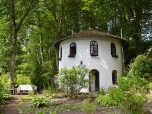 Vakantiehuis Romantisch optrekje in Strotzbüsch met een sauna - Strogbush - image1