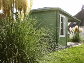 Gartenhaus mit überdachter Veranda