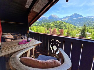 Panorama-Balkon mit bestem Gebirgsblick
