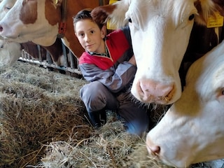 Auch im Stall freuen wir uns über fleißige  Hände