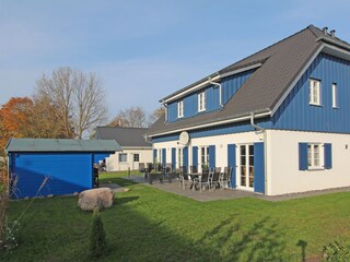 Ruhig gelegene große Terasse im Gartenbereich