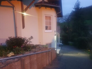 Beleuchtung . Weg zu Ferienwohnung