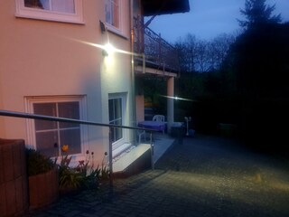 Beleuchtung. Weg zu Ferienwohnung