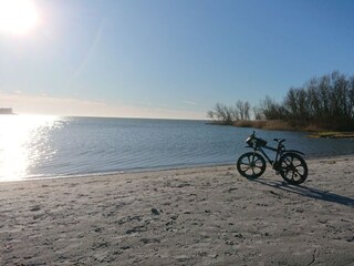 kleiner Strand Hafenausfahrt Makkum