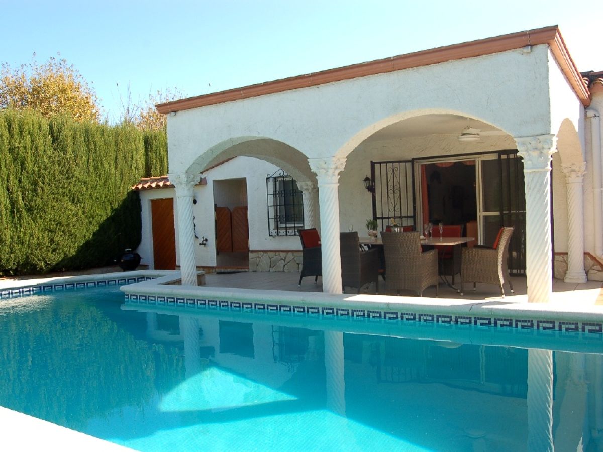 Ferienhaus Villa Holidays Mit Pool Empuriabrava Firma Sunshine Holidaysl Frau Sabine Walker
