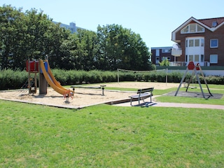 eigener Spielplatz vom Haus