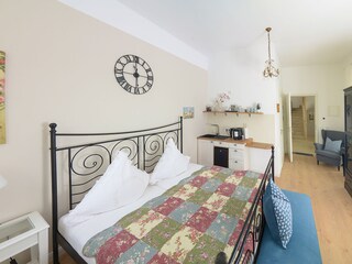 Jugendstil Gästezimmer mit warmen Echtholzboden