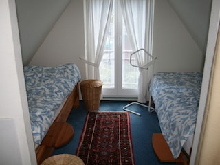 2. Schlafzimmer mit Toilette