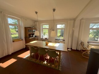 Wohnzimmer mit Esstisch