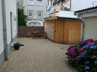 In unserem Schuppen dürfen Sie gerne Ihren Kinderwagen unterstellen oder auch Strandspielzeug ode...