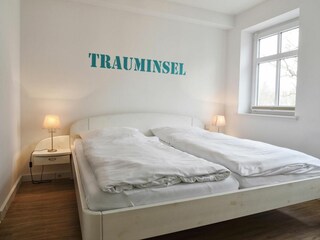 Dieses Schlafzimmer befindet sich im 1. OG.