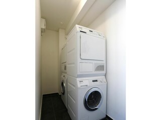 Der Waschraum befindet sich in der Hafenstraße 10A und steht den Gästen aller Wohnungen zur Verfü...