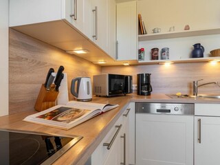 Neben einer Mikrowelle, einem Toaster und einem Wasserkocher steht Ihnen auch eine Filterkaffe-Ma...