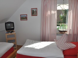 Schlafzimmer 2