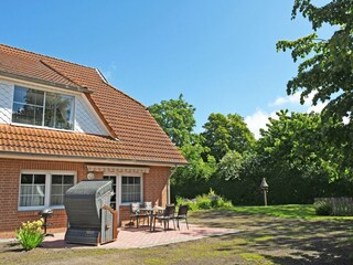 Außenansicht mit Terrasse