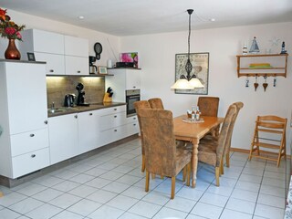 Küche mit Essecke