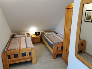 Schlafzimmer 2
