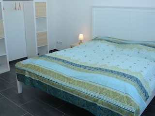 Schlafzimmer 1
