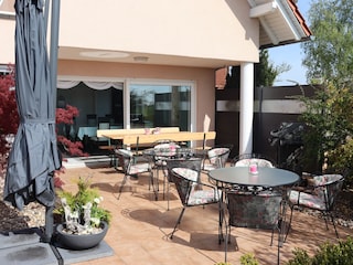 Terrasse in den Aufenthaltsraum