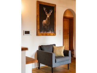 Wohnzimmer mit Blick in den Flur