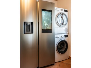 Side-by-Side Kühlschrank, Waschmaschine/Trockner