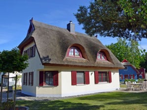 Ferienhaus Aalhus - Glowe - image1