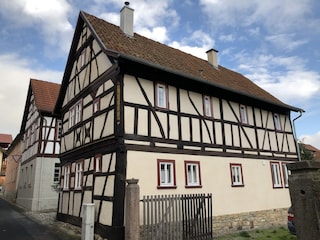 Austragshaus Rhön Hofseite rechts