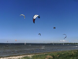 Kiten und Surfen am Naturstrand