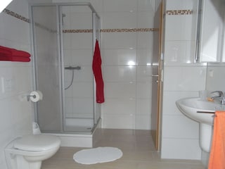 Bad oben mit Dusche