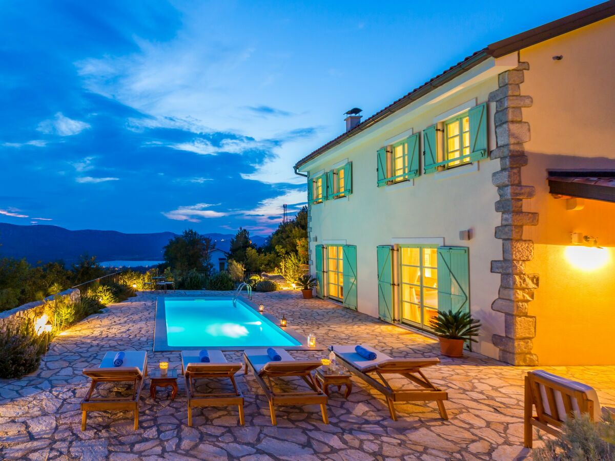 Charming luxury villa with heated pool and kids park