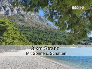 Endless white pebble beach