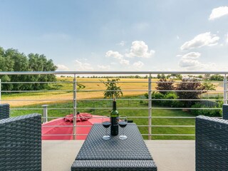 Balkon von beiden Schlafzimmern im Obergeschoss