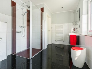 Badezimmer 2 im Obergeschoss