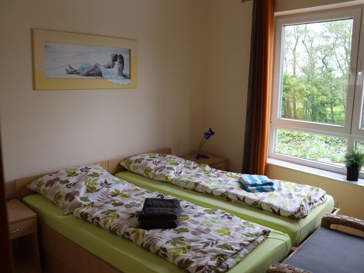 Schlafzimmer 2 OG