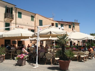 Die Piazza von Capoliveri.