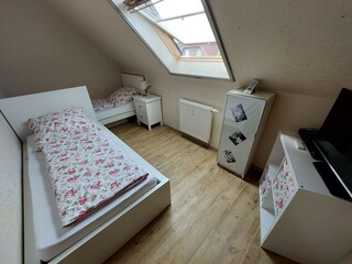 Schlafzimmer 2