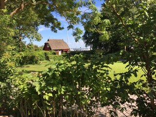 Blick von der Terrasse auf den Seglerhafen in Kloster