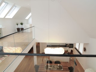 Galerie mit Blick in Wohnbereich