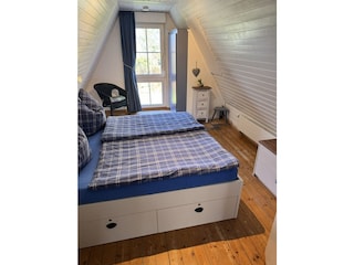Schlafzimmer  mit Doppelbett (160 x 200)