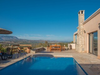 Villa Kamilari Buitenaudio-opname 2