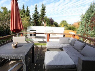 Balkon mit Lounch Couch und Tisch