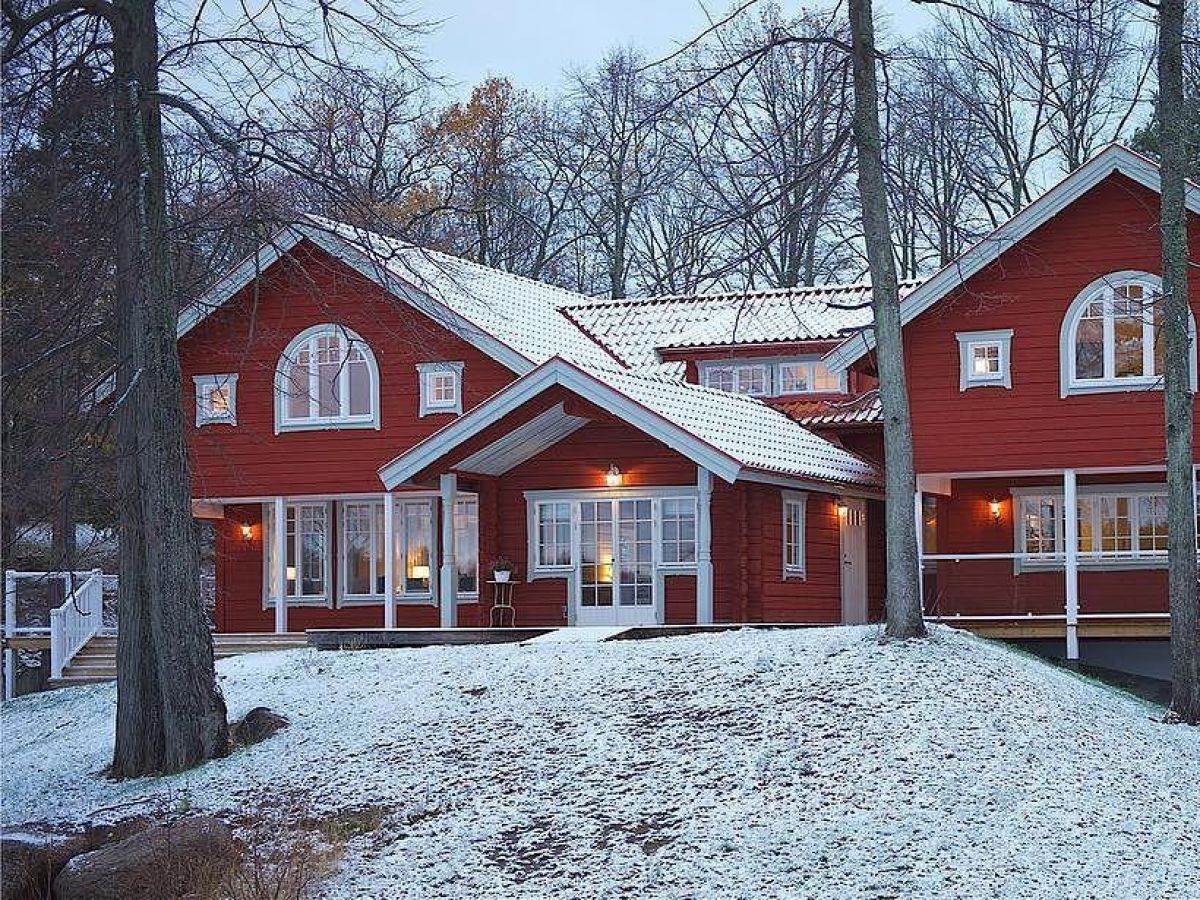 Ferienhaus Grosses Sommerhaus Direkt Am See Rimforsa Firma Bellevue Ferienhaus Einer Marke Der E Domizil Ag