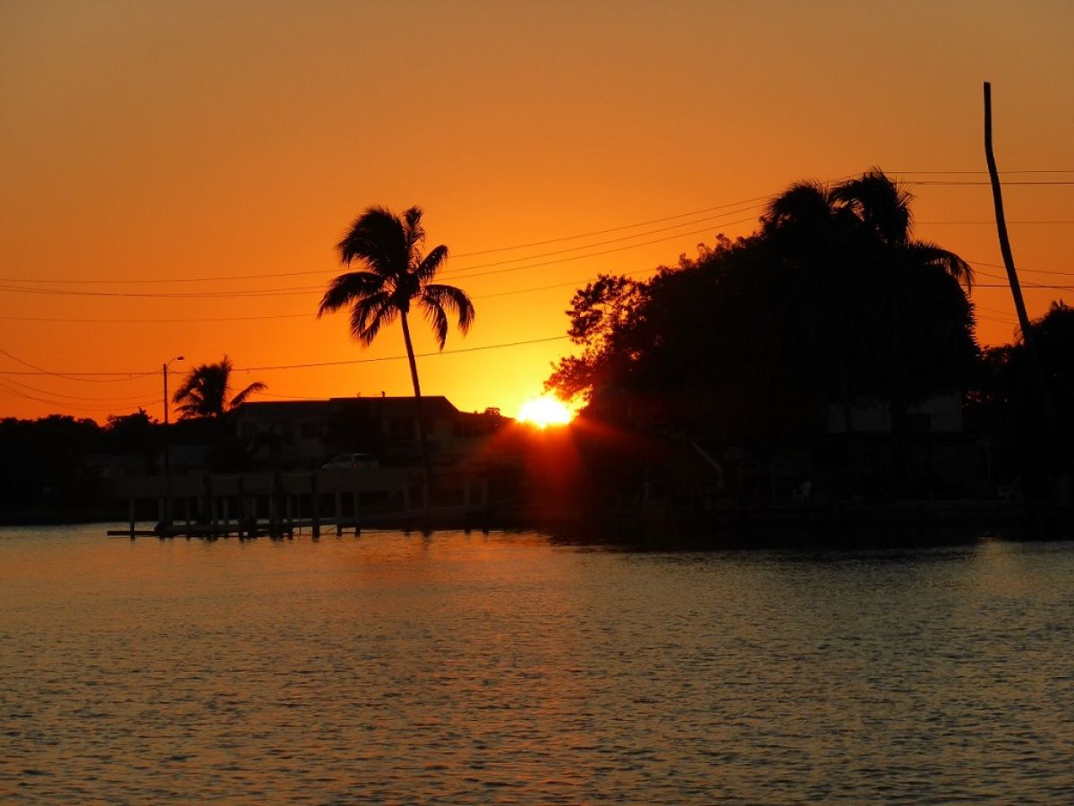 Sonnenuntergang am Wasser