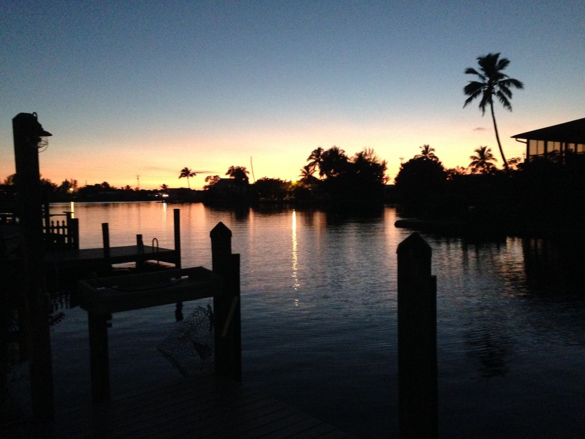 Sonnenuntergang am Wasser