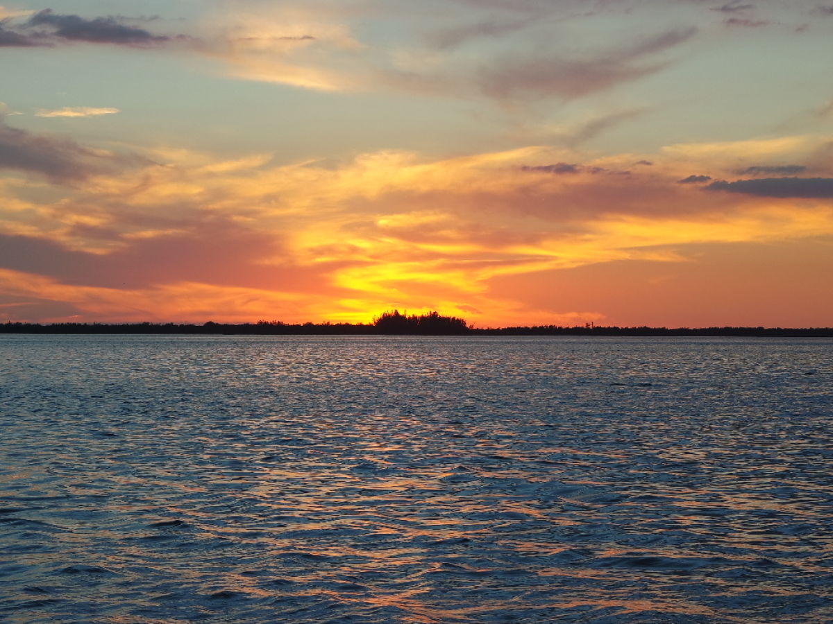 Sonnenuntergang am Wasser