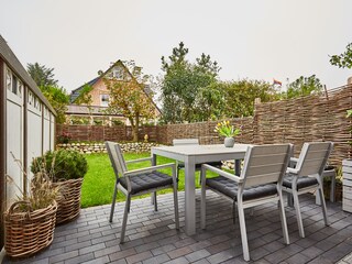 Terrasse mit Garten