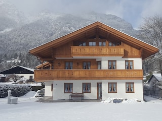 Hausansicht Winter