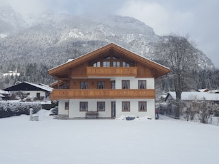Hausansicht Winter